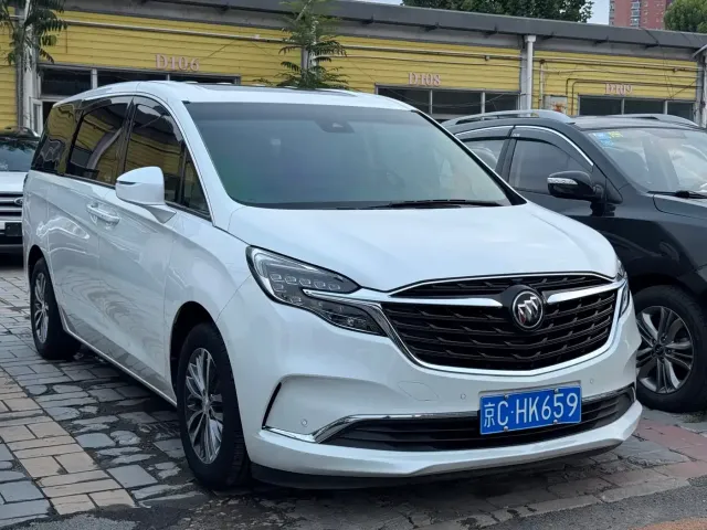 Buick GL8 — Фото автомобиля 2