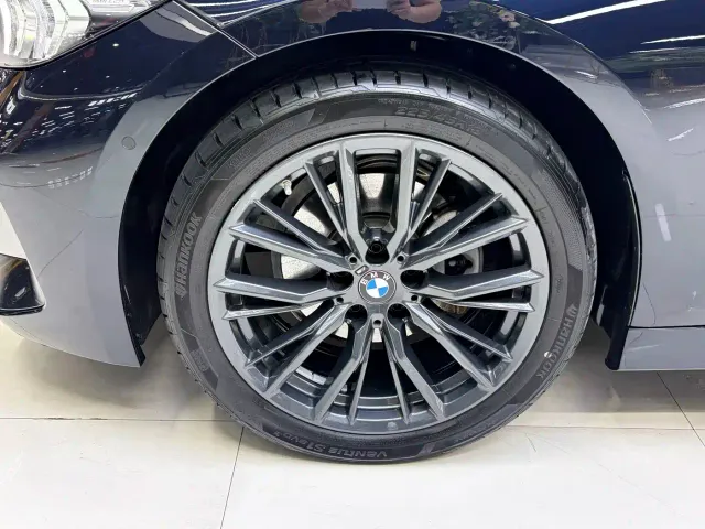 BMW 3 Series — Фото автомобиля 13