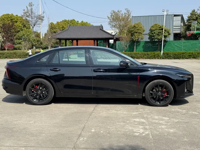 Hongqi H5 — Фото автомобиля 4
