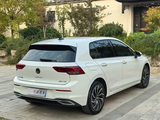 Volkswagen Golf — Фото автомобиля 6