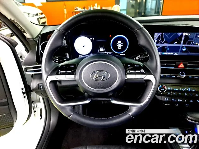Hyundai Avante CN7 — Фото автомобиля 11