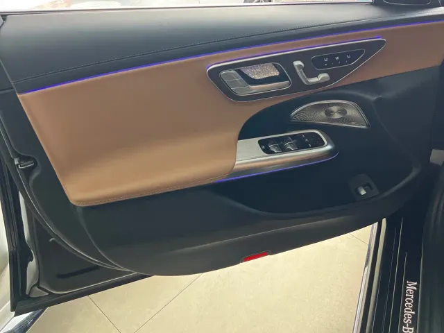 Mercedes-Benz E-Class — Фото автомобиля 12