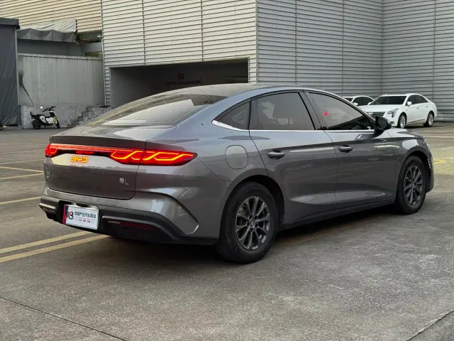 BYD Qin L — Фото автомобиля 6