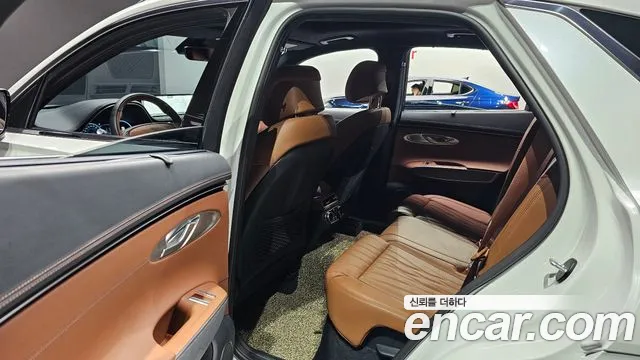 Genesis GV70 2.5T Бензин AWD — Фото автомобиля 12
