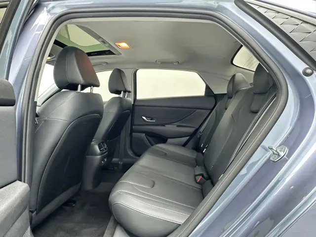 Hyundai Elantra — Фото автомобиля 5
