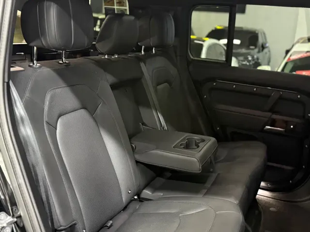 Land Rover Defender — Фото автомобиля 20