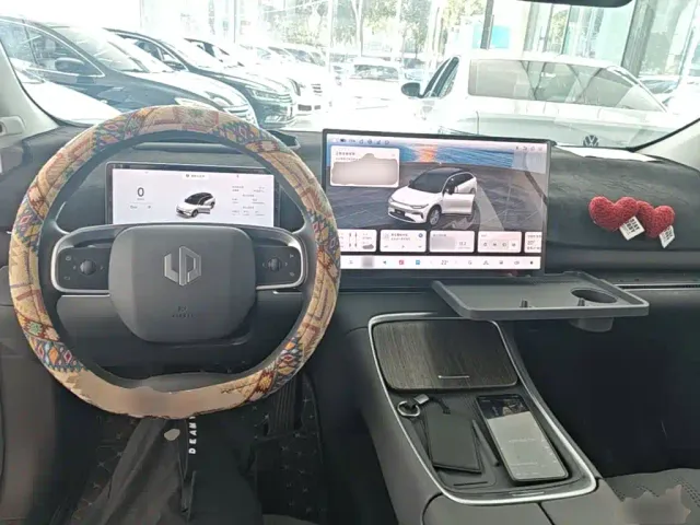 Leapmotor C11 — Фото автомобиля 9