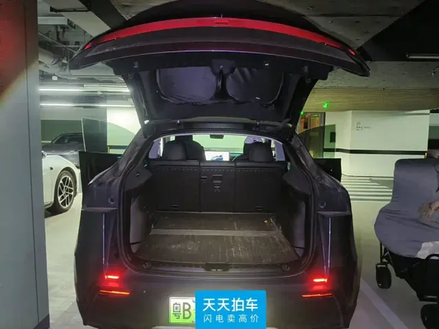 Tesla Model Y — Фото автомобиля 5