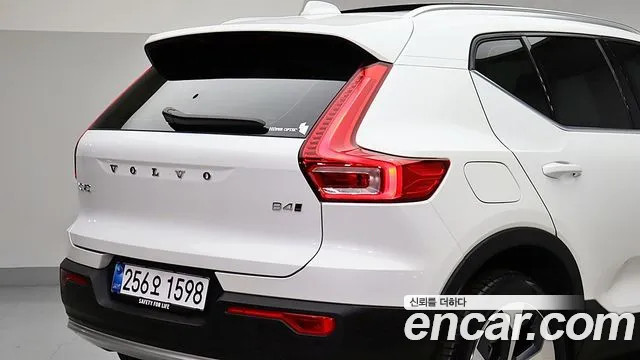 Volvo XC40 — Фото автомобиля 20