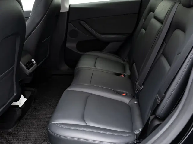 Tesla Model Y — Фото автомобиля 5