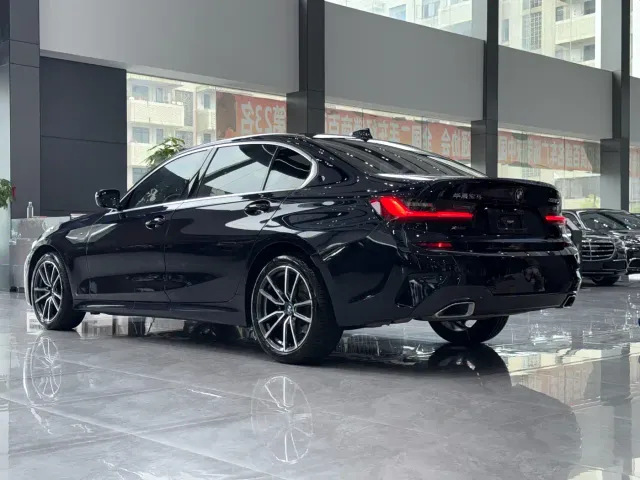 BMW 3 Series — Фото автомобиля 8