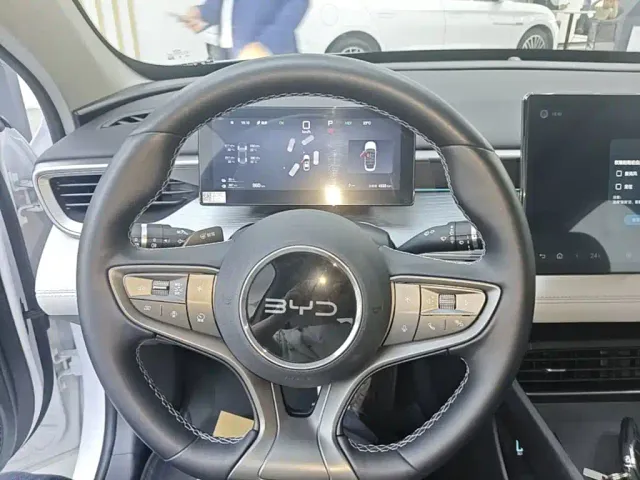 BYD Seal 05 DM-i — Фото автомобиля 10