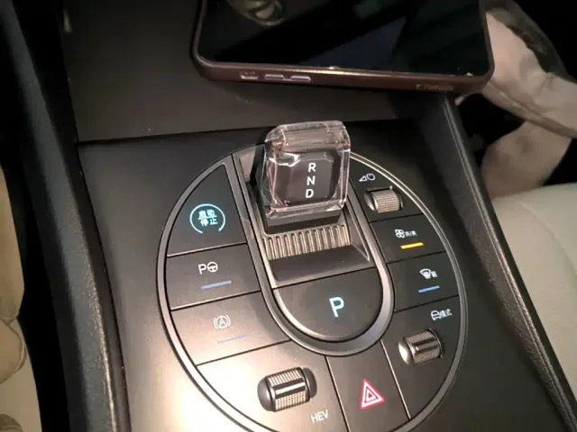 BYD Seal 05 DM-i — Фото автомобиля 13