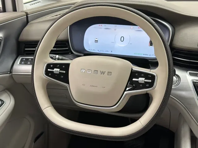 Roewe iMAX8 — Фото автомобиля 25