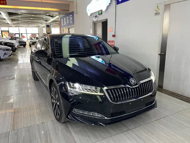 Skoda Superb — Фото автомобиля 3