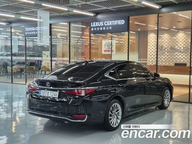 Lexus ES 7th Gen — Фото автомобиля 2