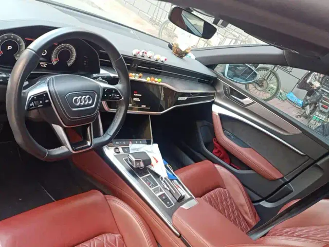 Audi A7L — Фото автомобиля 12