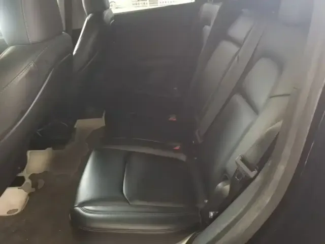Tesla Model Y — Фото автомобиля 16