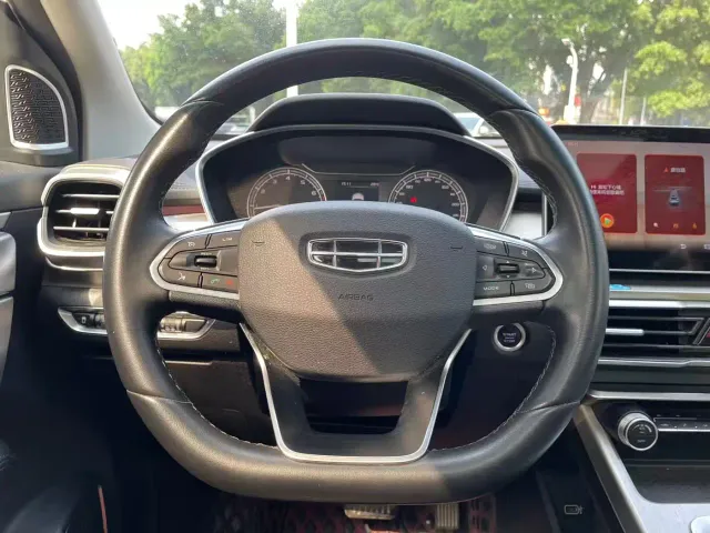 Geely Binyue — Фото автомобиля 16