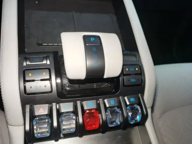 BYD FangChengBao Titanium 3 — Фото автомобиля 13