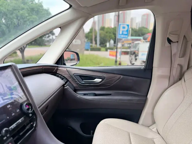 Toyota Crown — Фото автомобиля 20