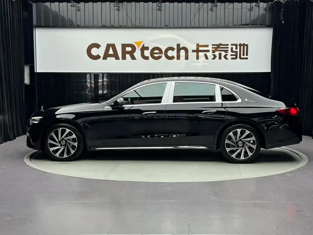 Mercedes-Benz E-Class — Фото автомобиля 2