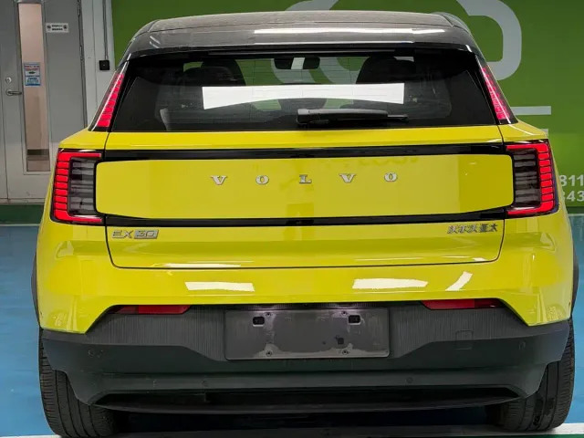 Volvo EX30 — Фото автомобиля 14