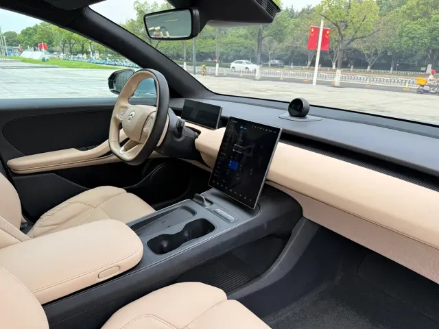 NIO NIO ET5 2022 75kWh — Фото автомобиля 19