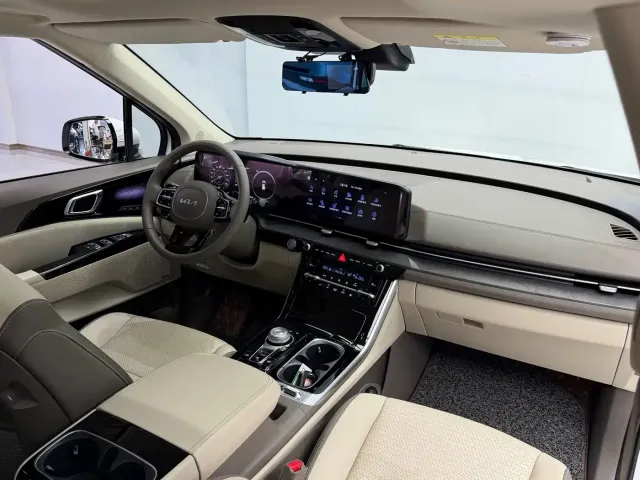 Kia Carnival — Фото автомобиля 24