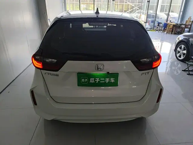 Honda Fit — Фото автомобиля 5