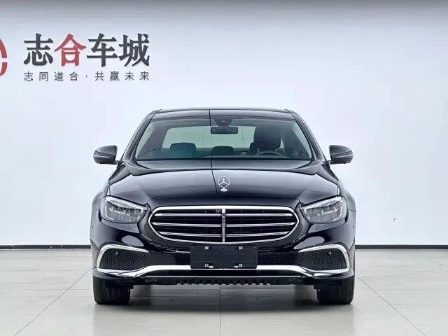 Mercedes-Benz E-Class — Фото автомобиля 2