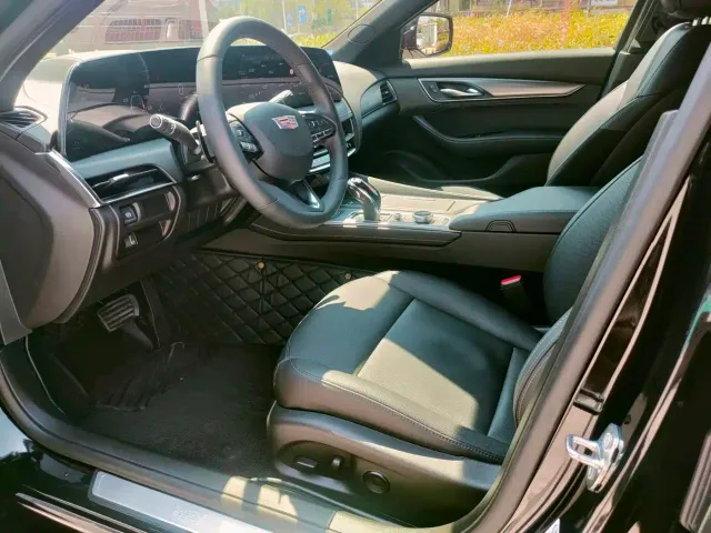Cadillac CT5 — Фото автомобиля 14