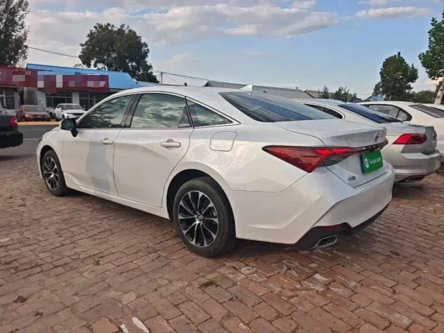 Toyota Avalon — Фото автомобиля 4