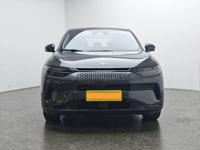 Leapmotor C11 — Фото автомобиля 5