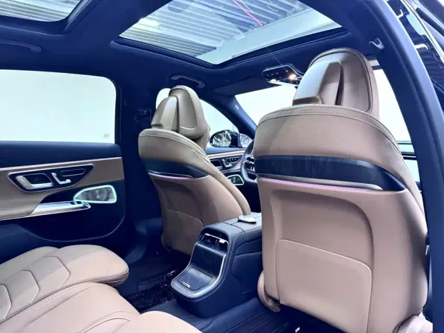 Mercedes-Benz E-Class — Фото автомобиля 19