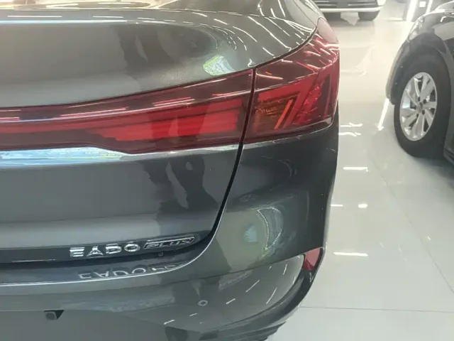 Changan Eado — Фото автомобиля 7