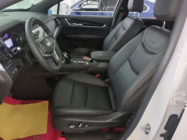 Cadillac XT5 — Фото автомобиля 14