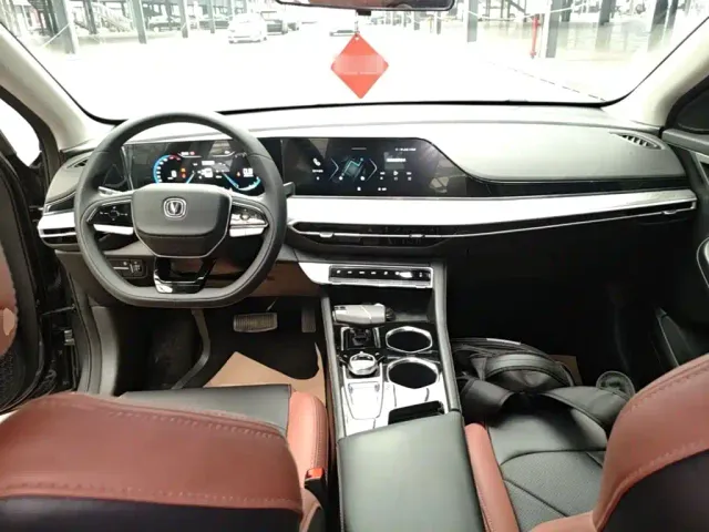 Changan Eado — Фото автомобиля 9