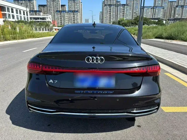 Audi A7L — Фото автомобиля 5