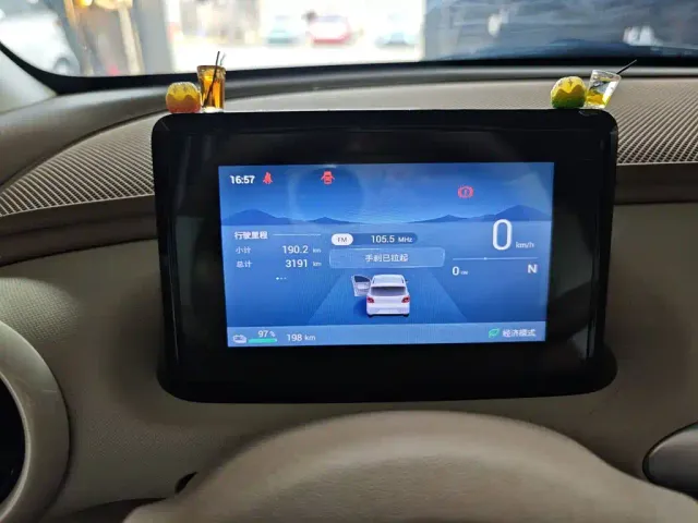 Wuling Hongguang Mini EV — Фото автомобиля 11
