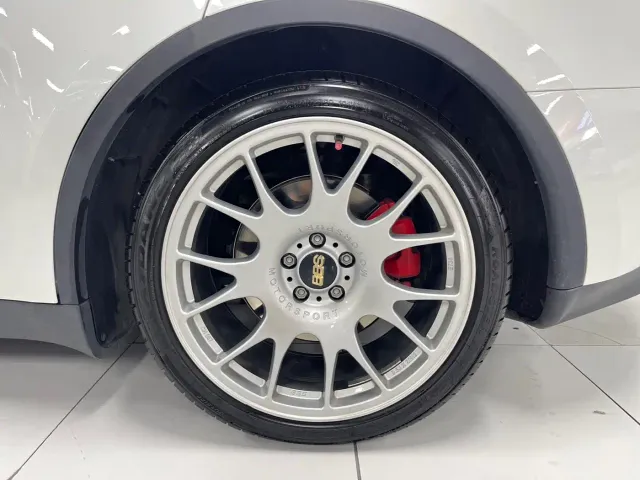 Tesla Model Y — Фото автомобиля 7