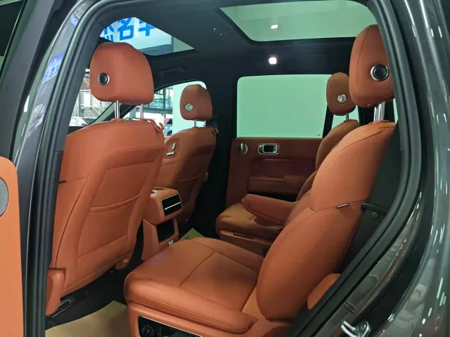 Li Auto L8 — Фото автомобиля 7
