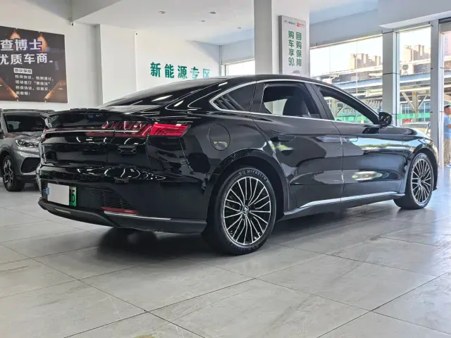 BYD Han — Фото автомобиля 17