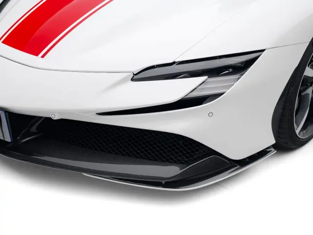 Ferrari SF90 — Фото автомобиля 10