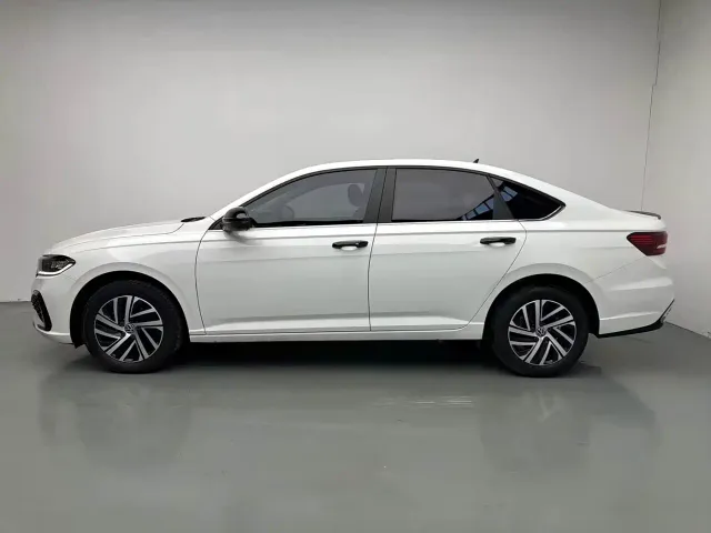 Volkswagen Lavida — Фото автомобиля 3
