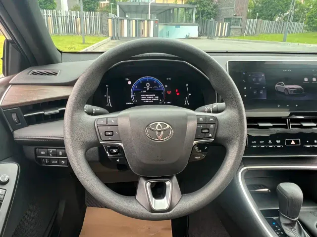 Toyota Avalon — Фото автомобиля 12