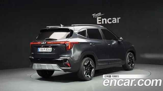 Kia Seltos Новый Seltos Бензин 1.6 турбо 2WD — Фото автомобиля 2