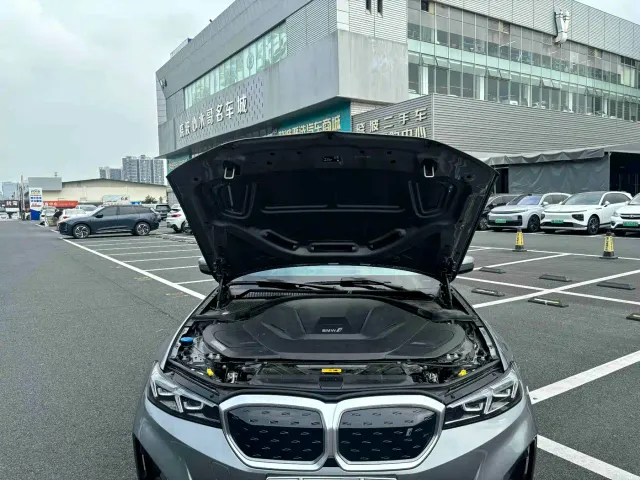 BMW i3 — Фото автомобиля 12