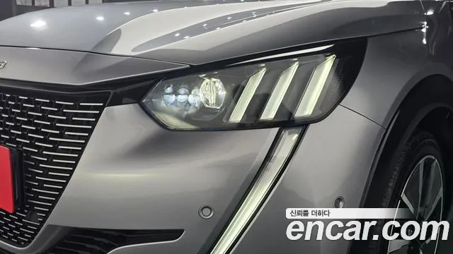 Peugeot 208 — Фото автомобиля 7