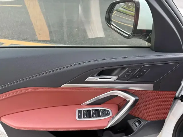 BMW BMW X1 2025 sDrive25Li M Sport Package — Фото автомобиля 9
